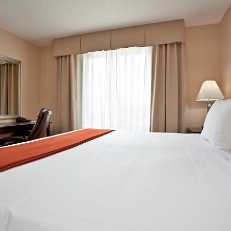 Holiday Inn Express Hotel & Suites Tipp City By Ihg Esterno foto