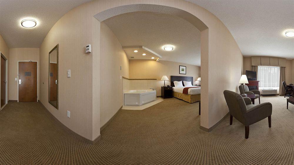 Holiday Inn Express Hotel & Suites Tipp City By Ihg Esterno foto