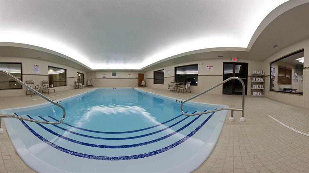 Holiday Inn Express Hotel & Suites Tipp City By Ihg Esterno foto