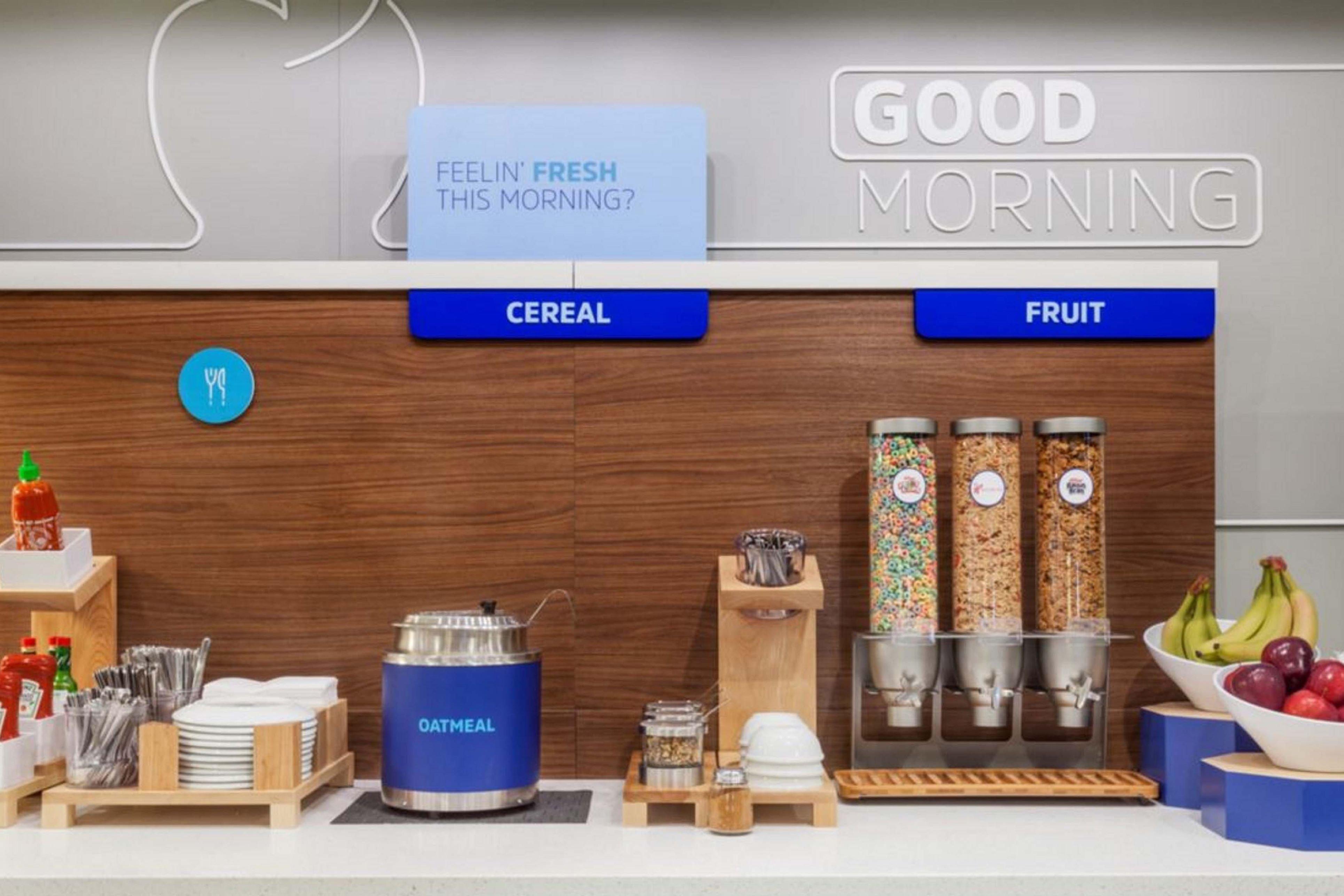 Holiday Inn Express Hotel & Suites Tipp City By Ihg Esterno foto