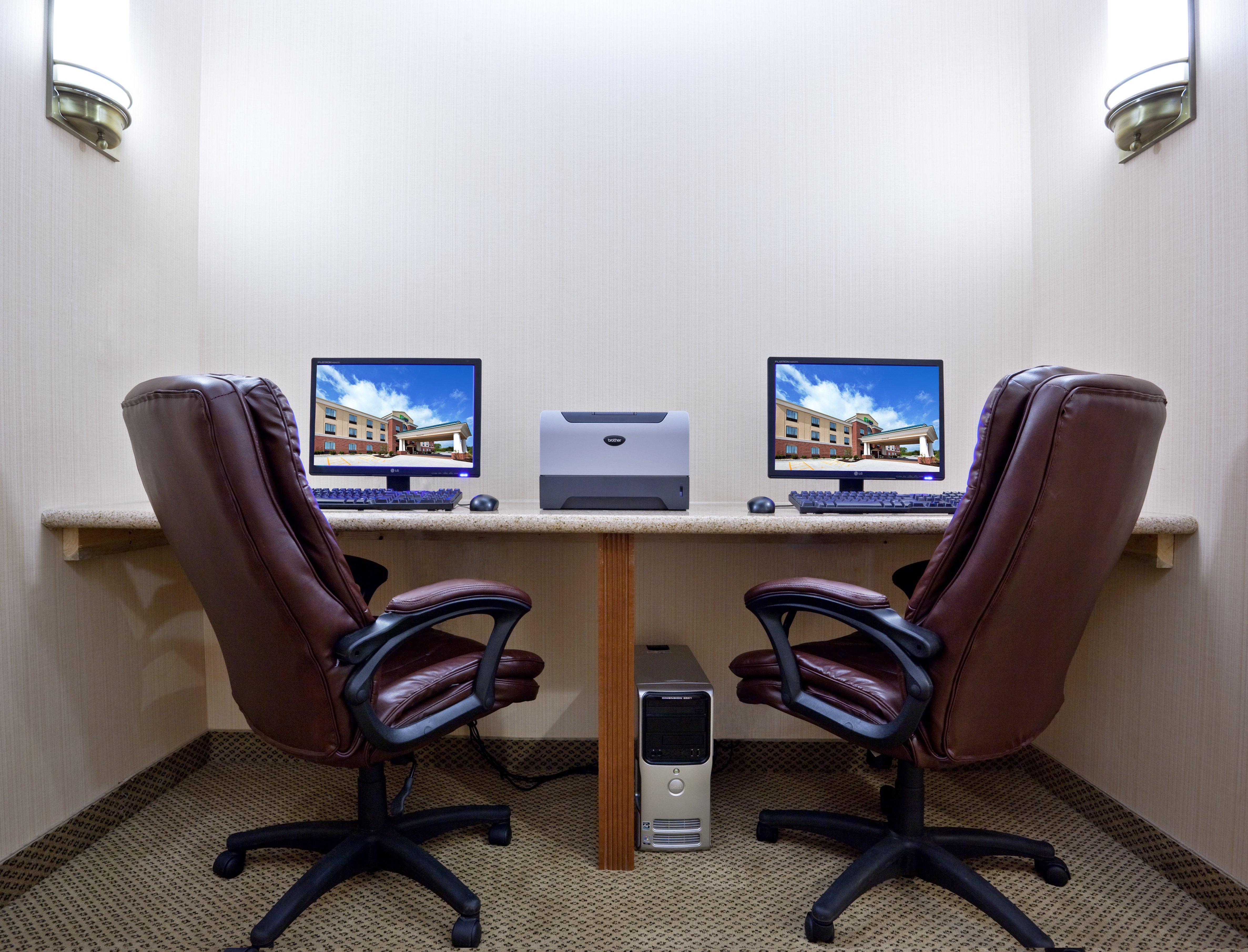 Holiday Inn Express Hotel & Suites Tipp City By Ihg Esterno foto