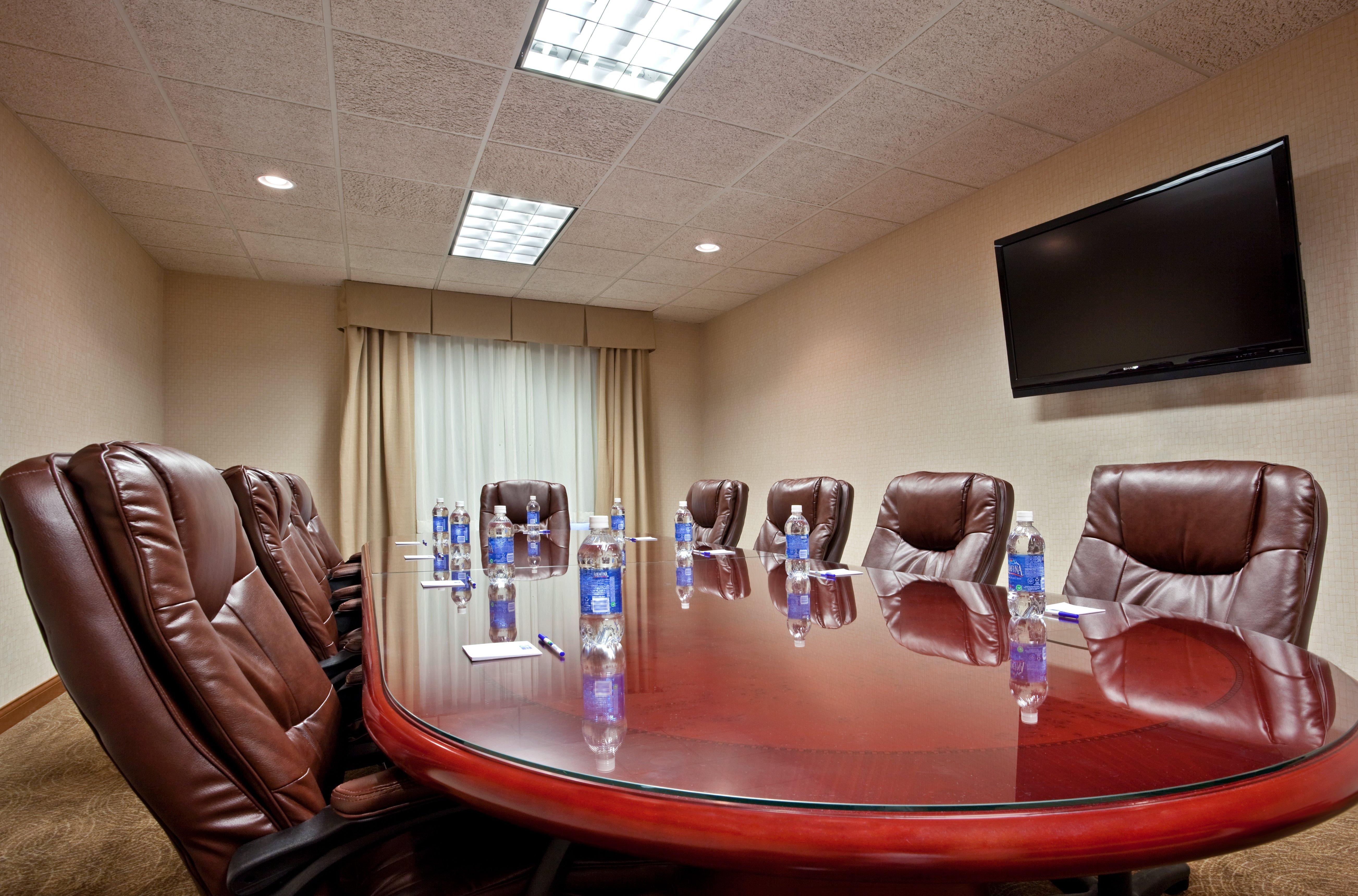 Holiday Inn Express Hotel & Suites Tipp City By Ihg Esterno foto