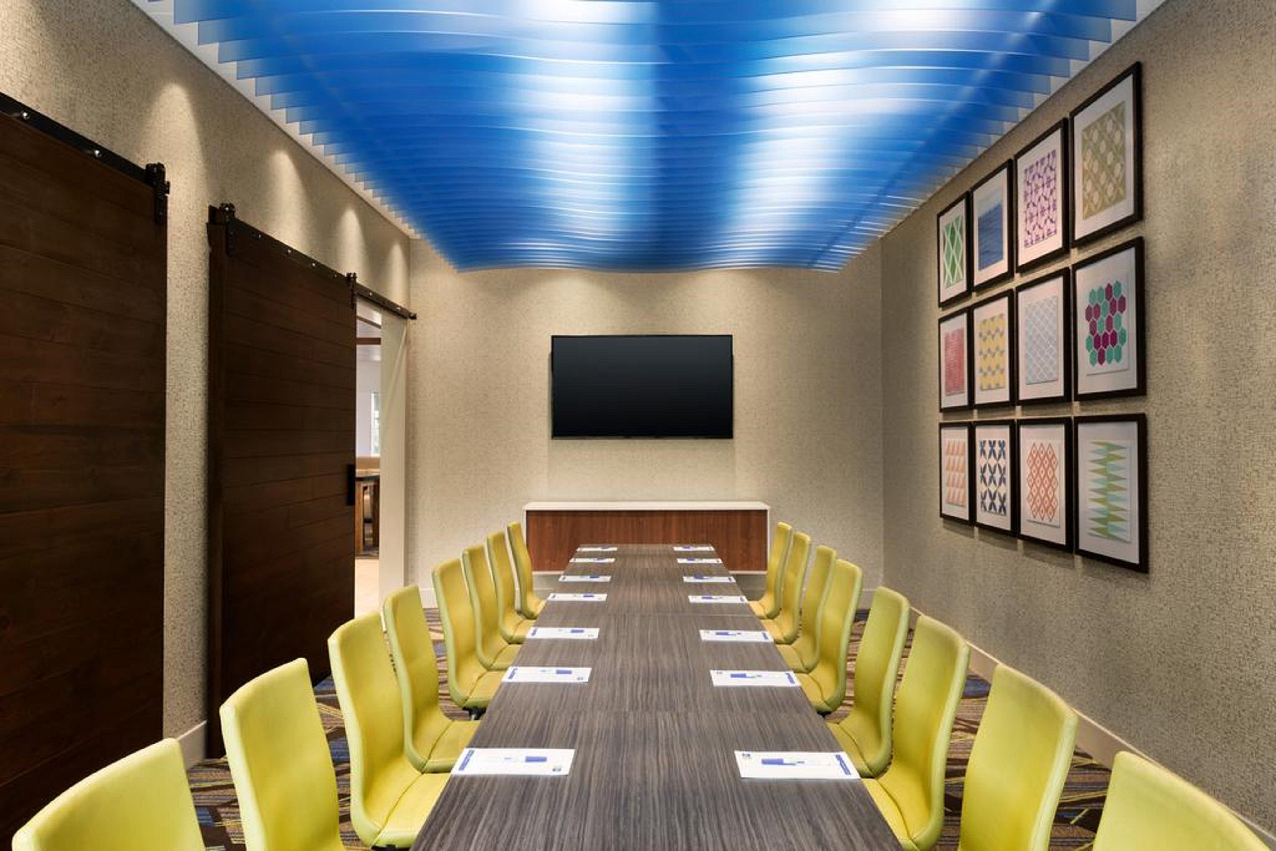 Holiday Inn Express Hotel & Suites Tipp City By Ihg Esterno foto
