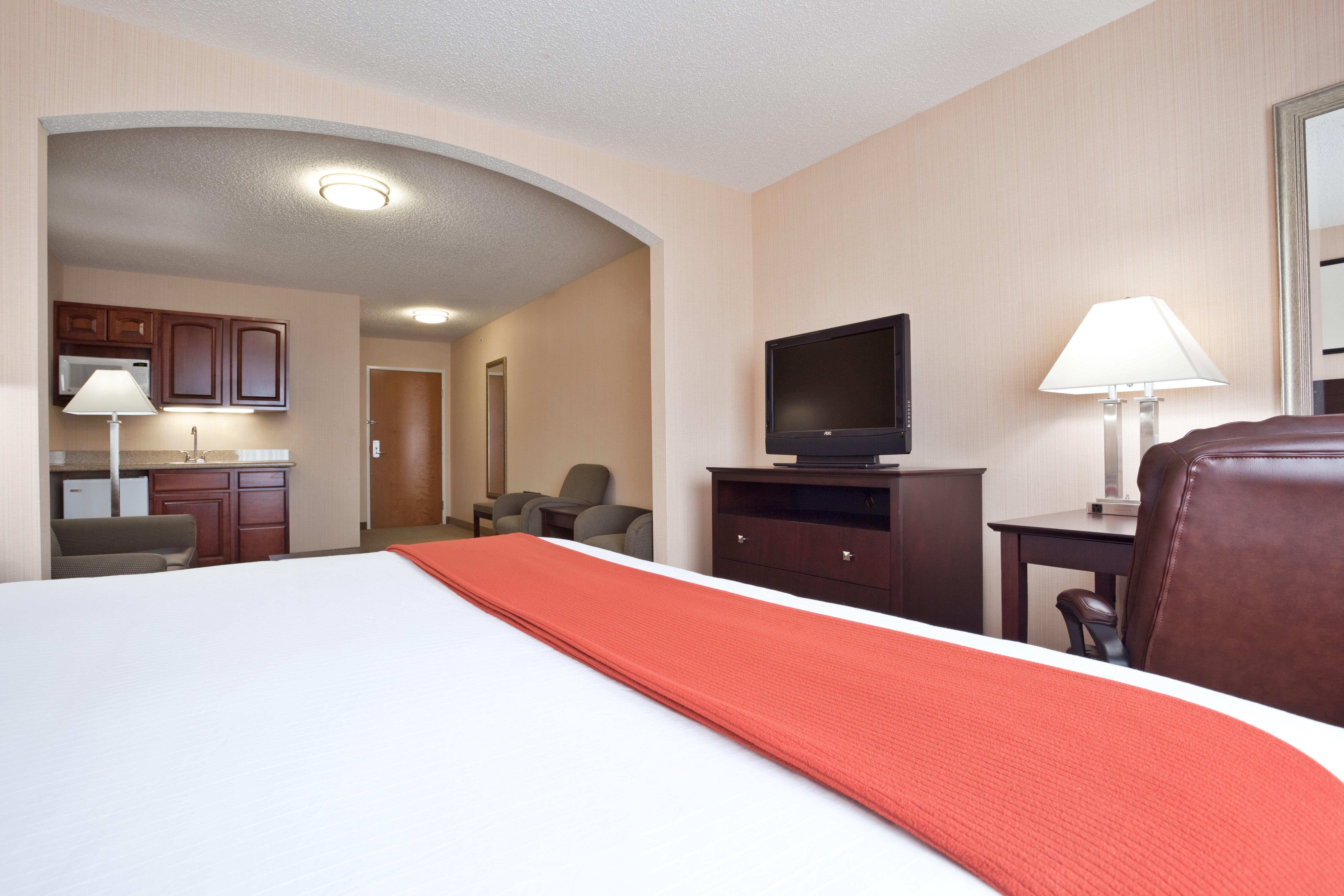 Holiday Inn Express Hotel & Suites Tipp City By Ihg Esterno foto
