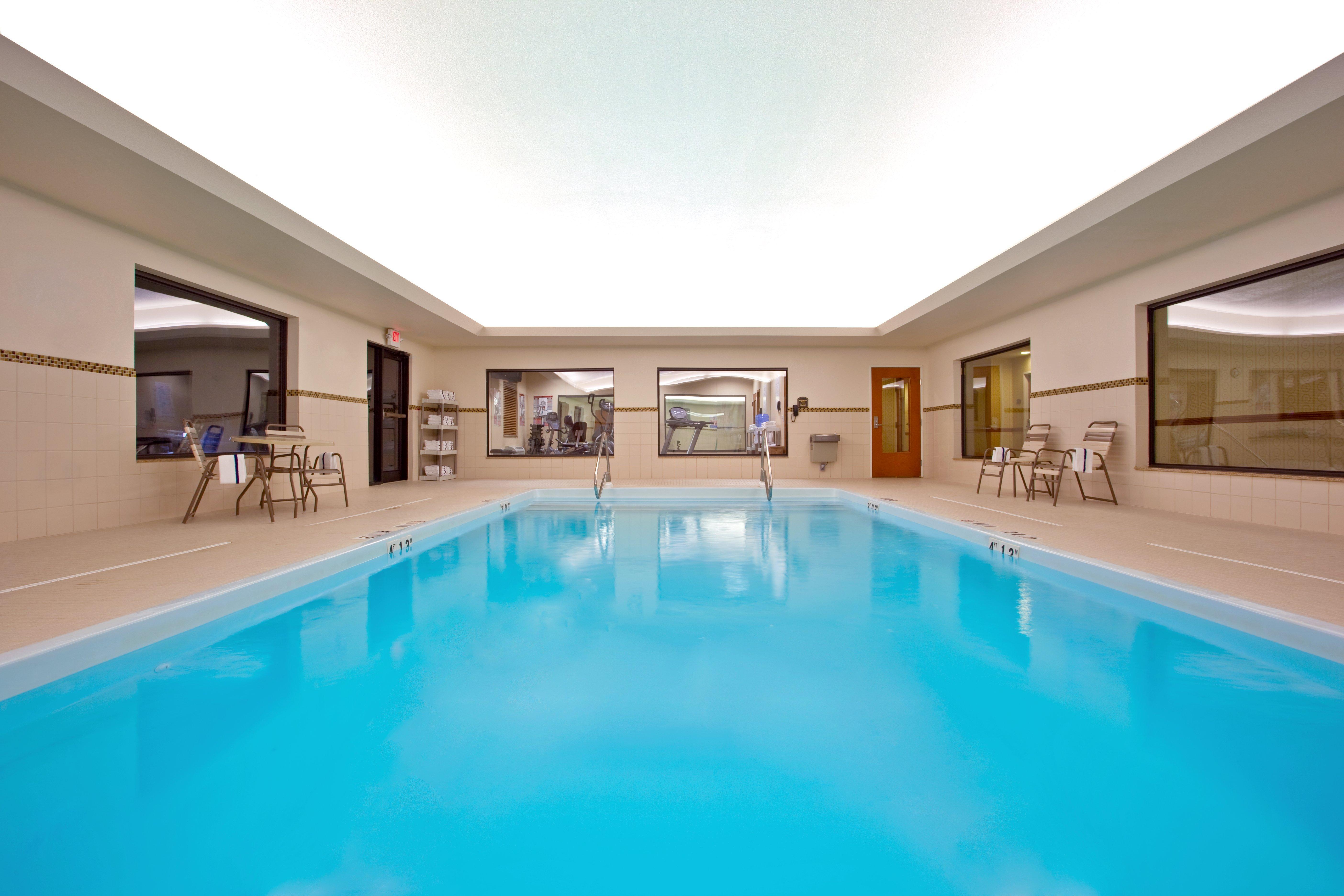 Holiday Inn Express Hotel & Suites Tipp City By Ihg Esterno foto